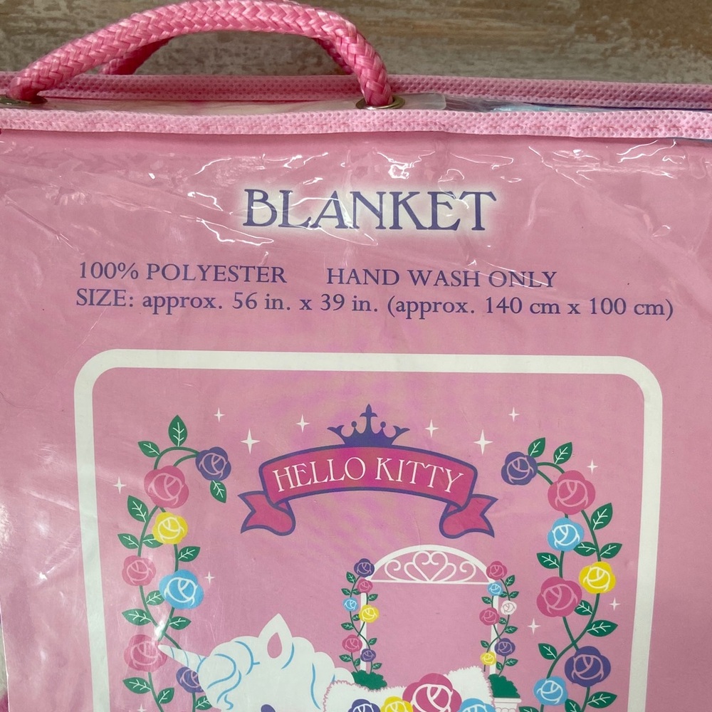 Sanrio - Hello Kitty Blanket - Picture 2 of 3